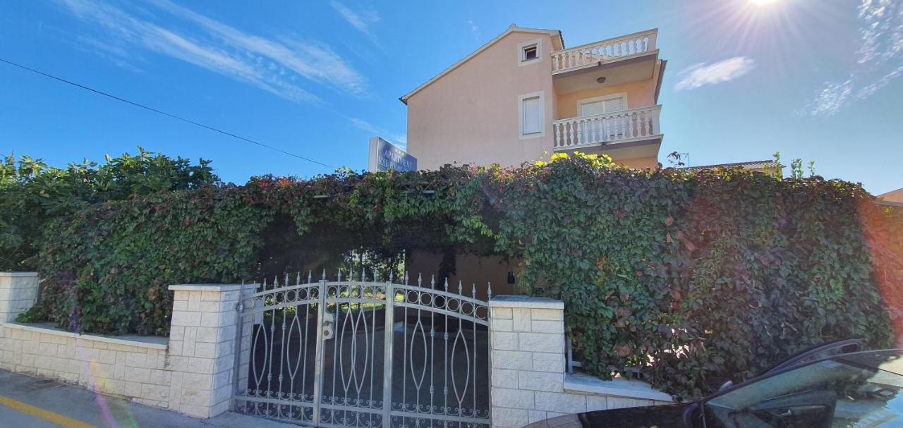 וודיצה Apartmani Mira מראה חיצוני תמונה
