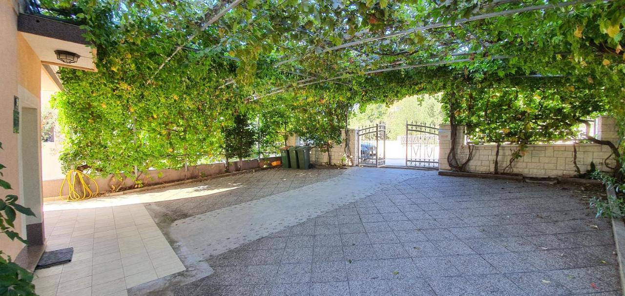 וודיצה Apartmani Mira מראה חיצוני תמונה