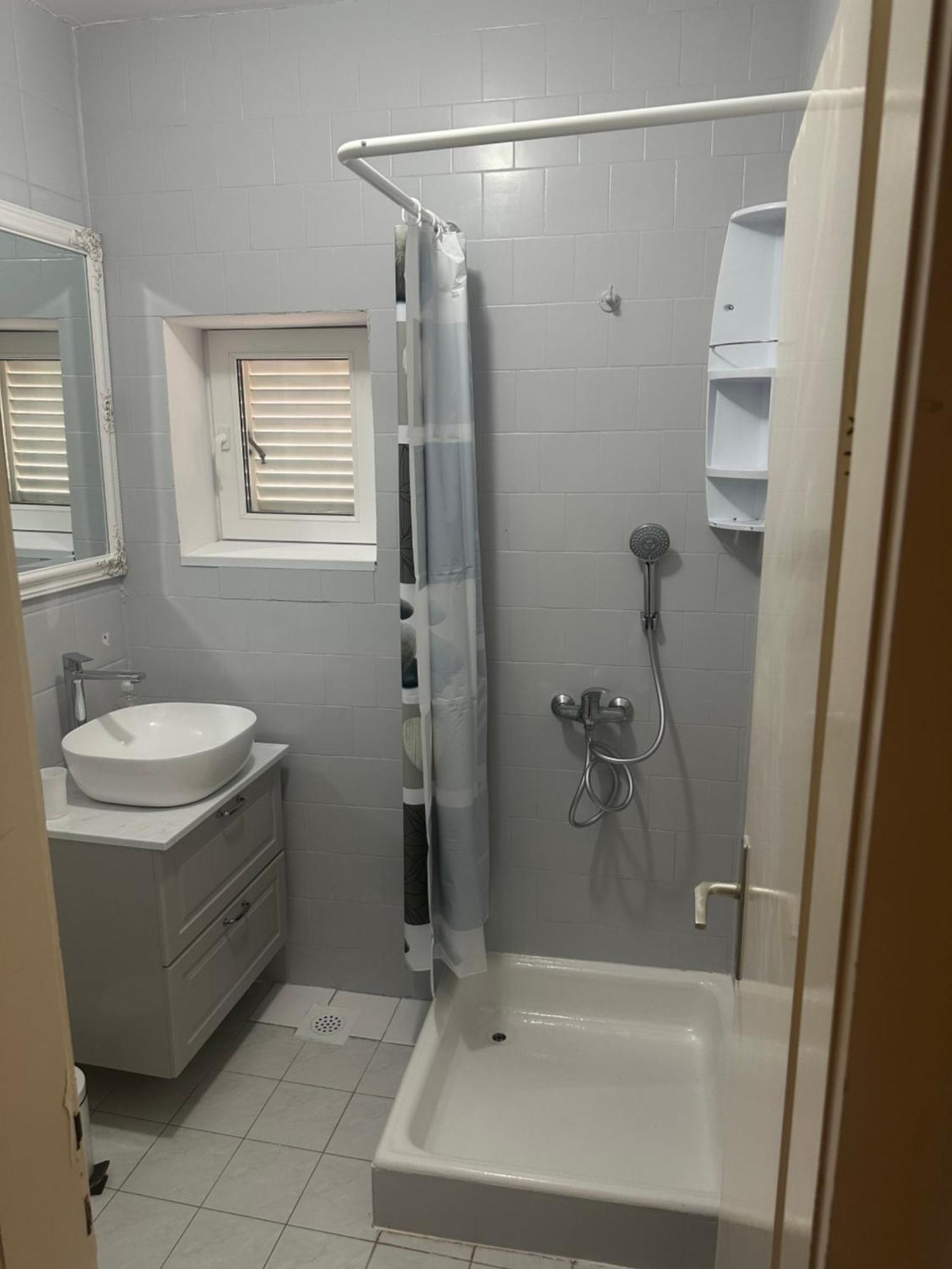 וודיצה Apartmani Mira מראה חיצוני תמונה