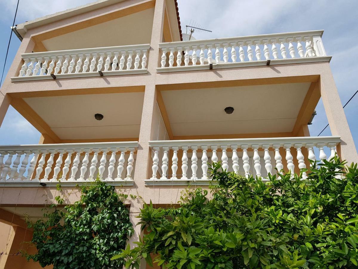 וודיצה Apartmani Mira מראה חיצוני תמונה